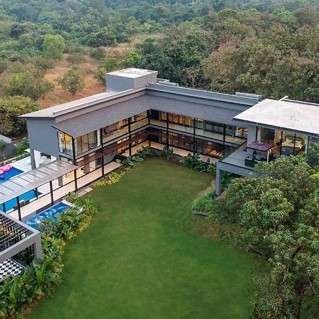Stayvista At The Charcoal Villa Luxury Collection Alibag Bagian luar foto