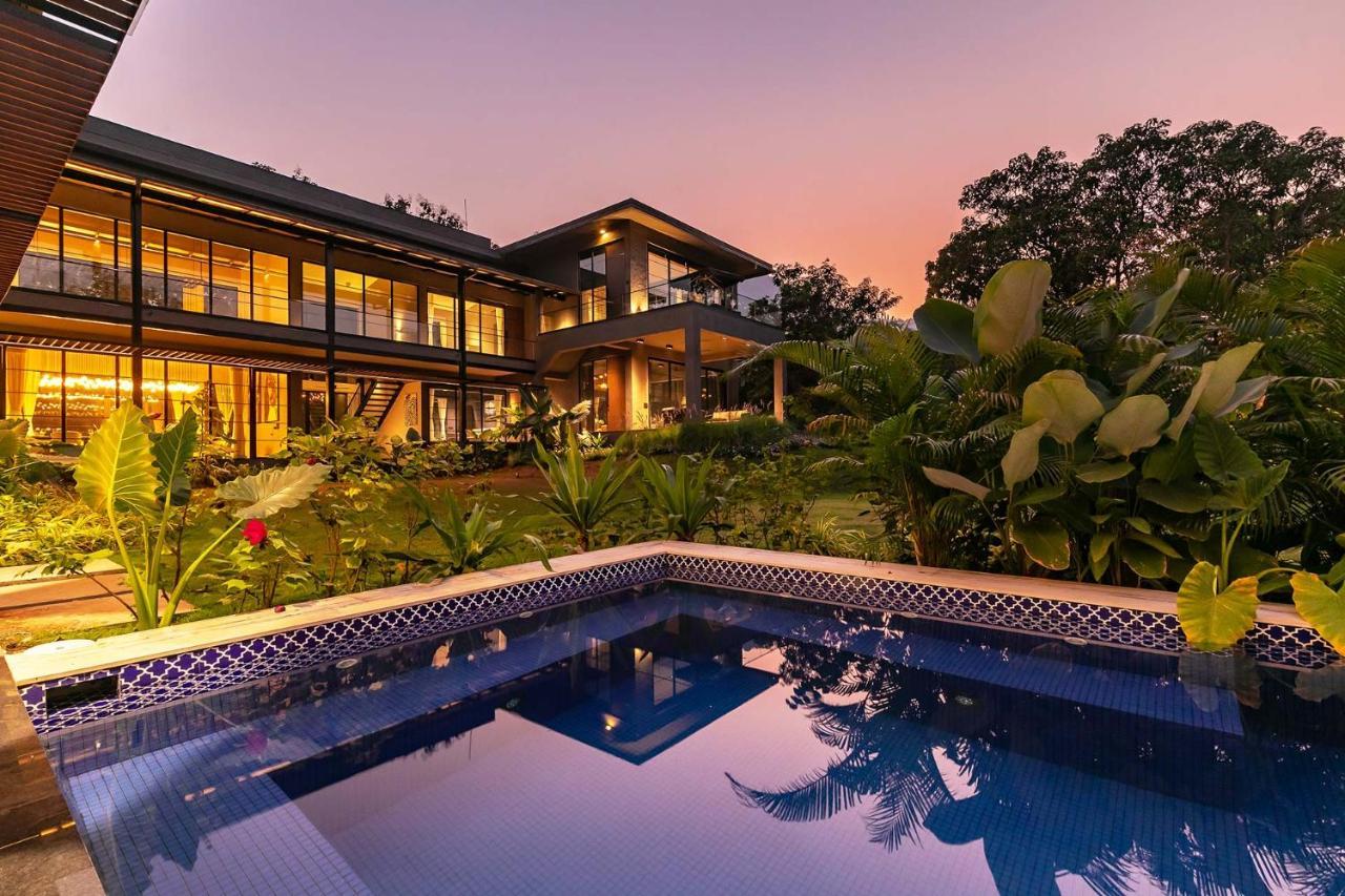 Stayvista At The Charcoal Villa Luxury Collection Alibag Bagian luar foto