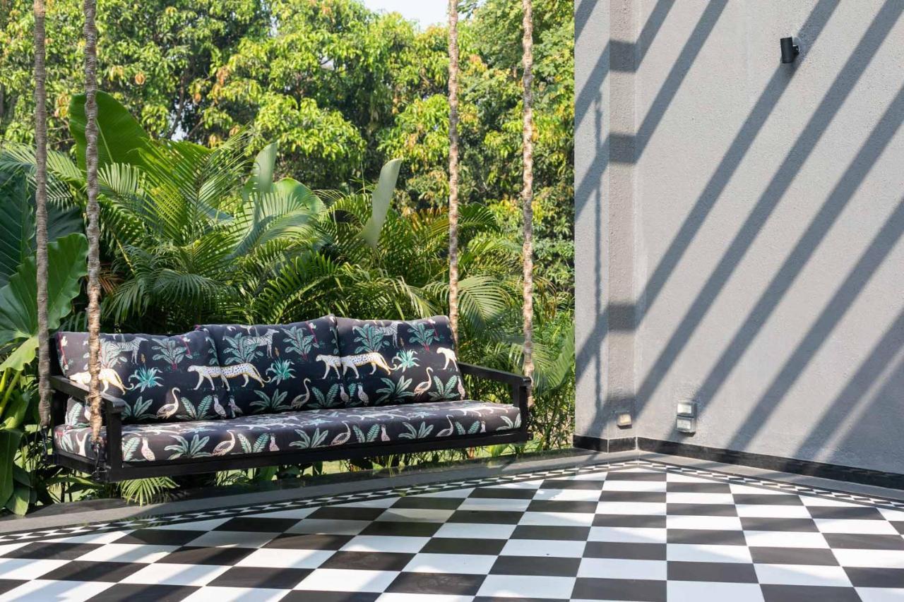 Stayvista At The Charcoal Villa Luxury Collection Alibag Bagian luar foto