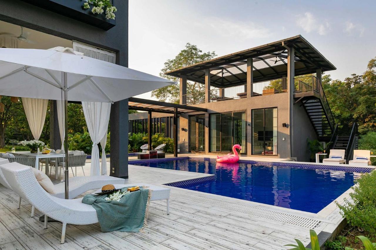 Stayvista At The Charcoal Villa Luxury Collection Alibag Bagian luar foto