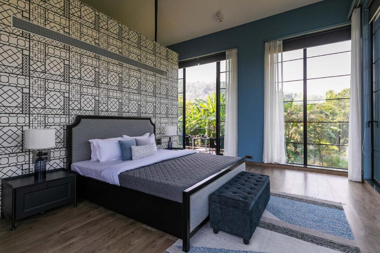Stayvista At The Charcoal Villa Luxury Collection Alibag Bagian luar foto