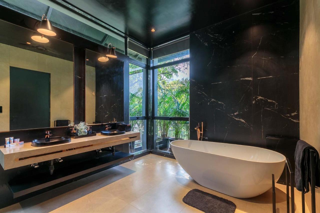 Stayvista At The Charcoal Villa Luxury Collection Alibag Bagian luar foto