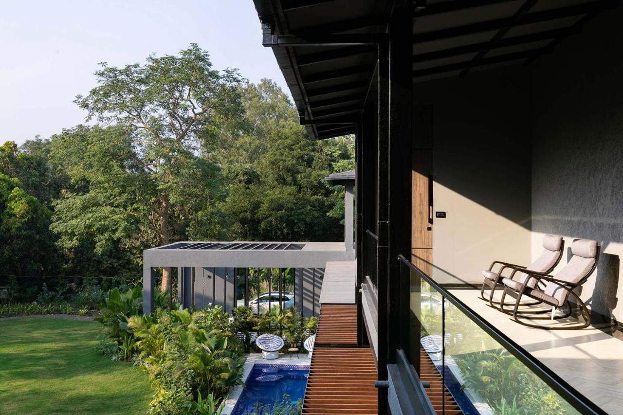 Stayvista At The Charcoal Villa Luxury Collection Alibag Bagian luar foto