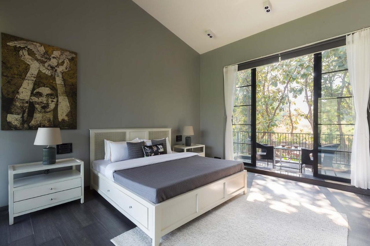 Stayvista At The Charcoal Villa Luxury Collection Alibag Bagian luar foto