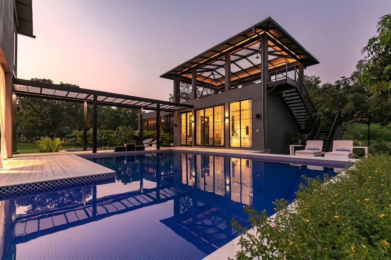 Stayvista At The Charcoal Villa Luxury Collection Alibag Bagian luar foto