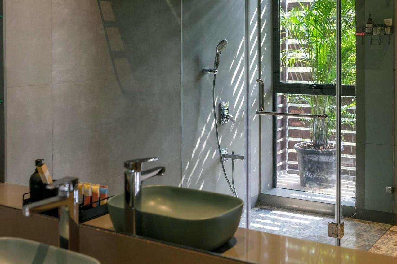 Stayvista At The Charcoal Villa Luxury Collection Alibag Bagian luar foto