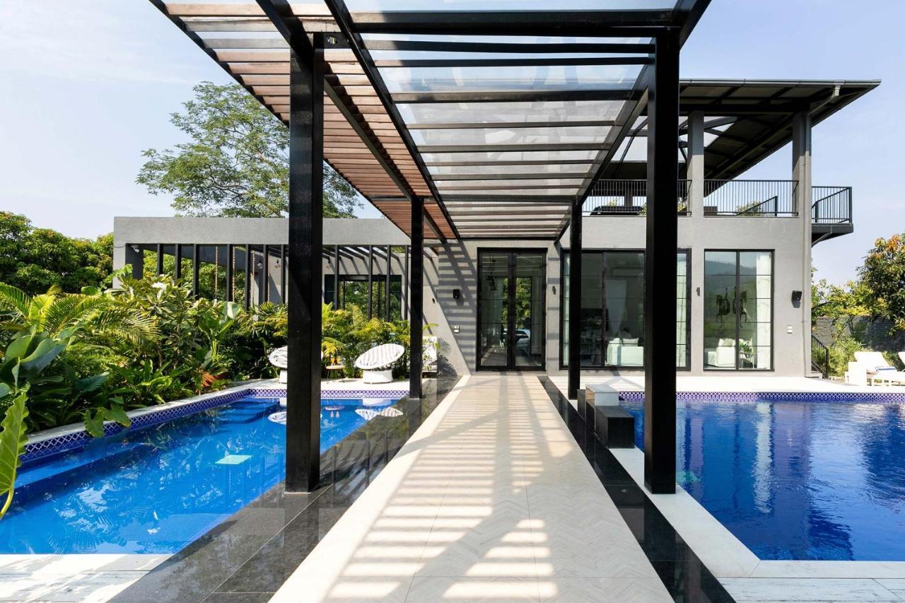Stayvista At The Charcoal Villa Luxury Collection Alibag Bagian luar foto