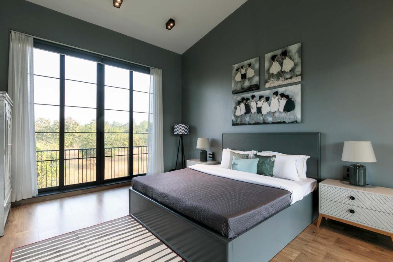 Stayvista At The Charcoal Villa Luxury Collection Alibag Bagian luar foto