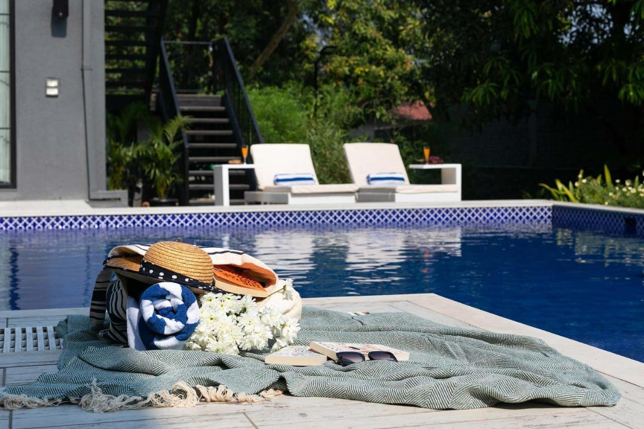 Stayvista At The Charcoal Villa Luxury Collection Alibag Bagian luar foto