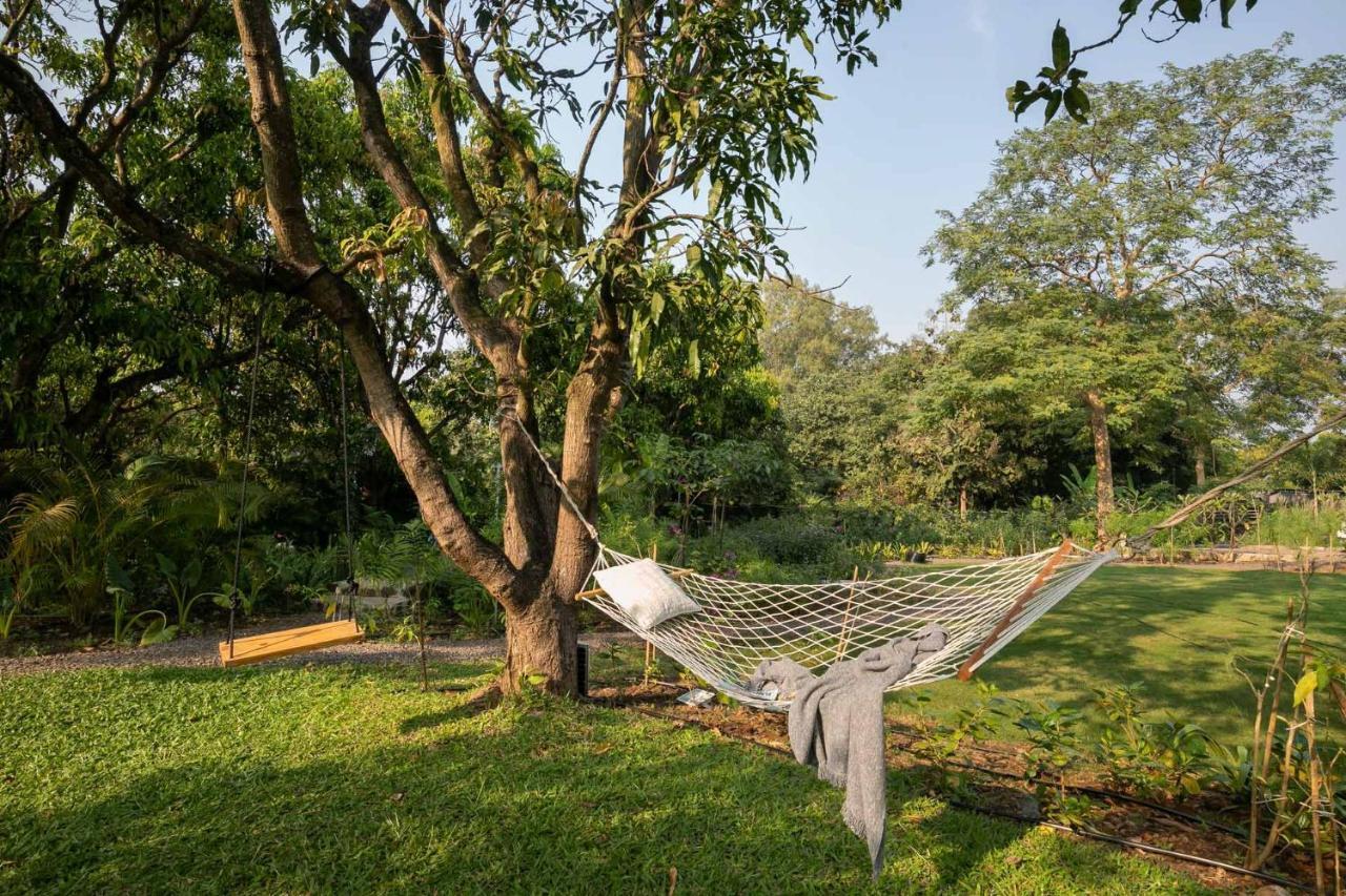 Stayvista At The Charcoal Villa Luxury Collection Alibag Bagian luar foto